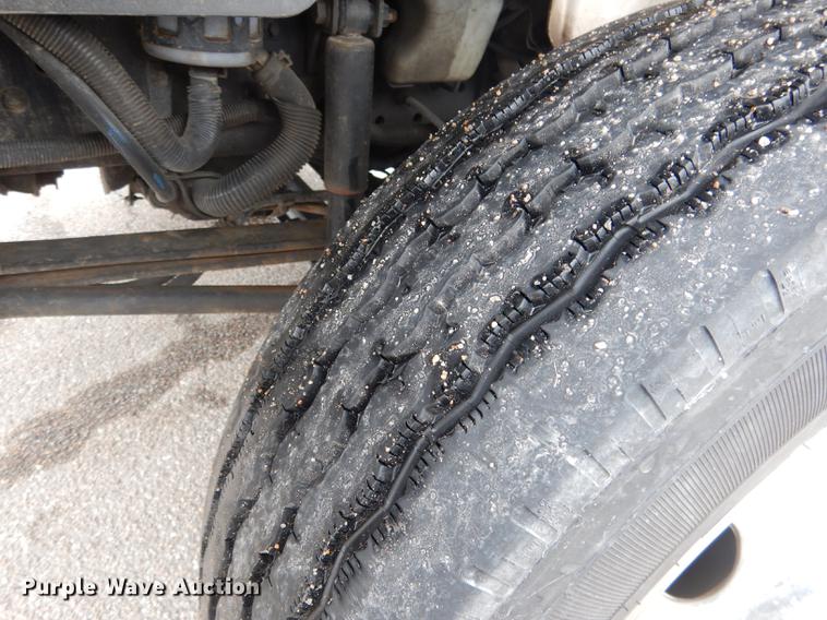 image for item FA9271 2008 International Champion shuttle bus