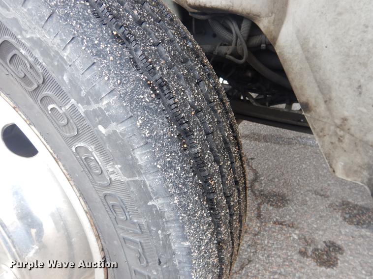 image for item FA9271 2008 International Champion shuttle bus