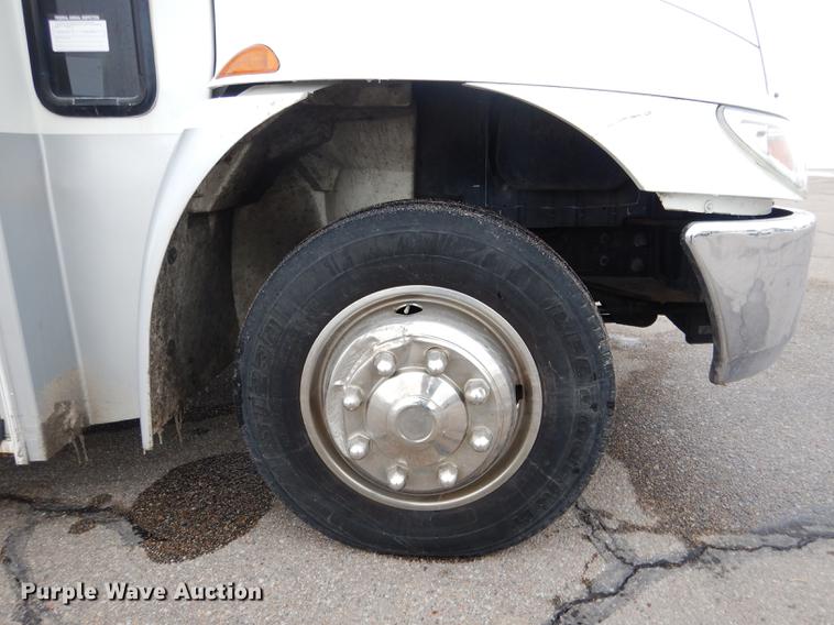 image for item FA9271 2008 International Champion shuttle bus