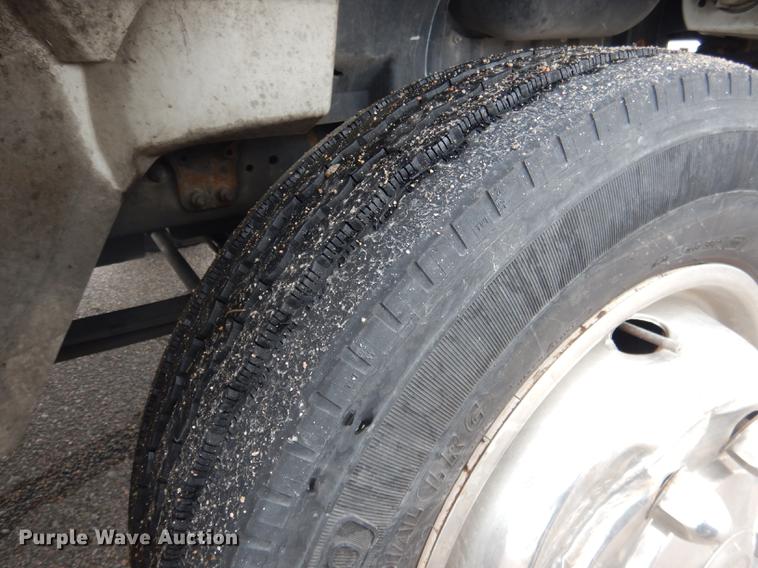 image for item FA9271 2008 International Champion shuttle bus