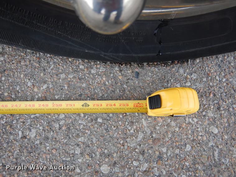 image for item FA9271 2008 International Champion shuttle bus