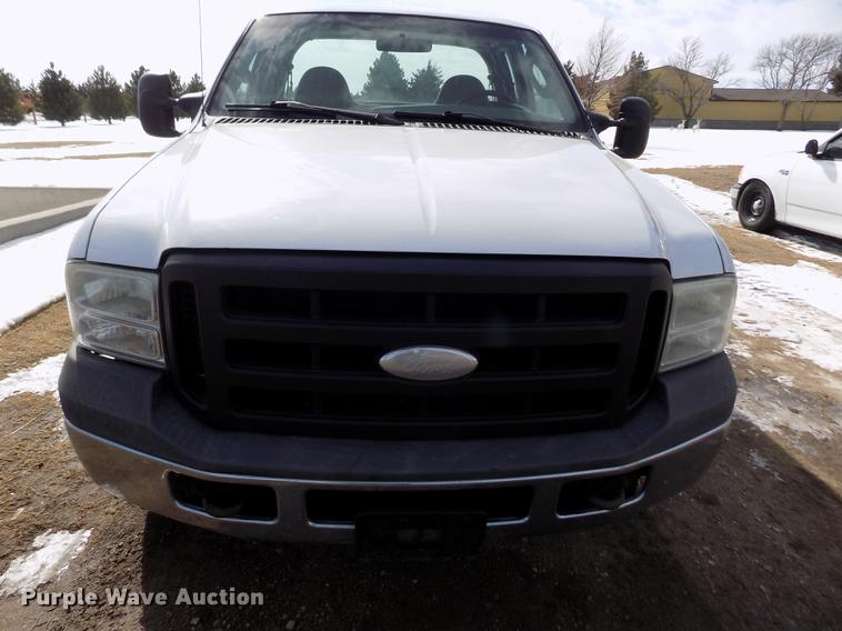 image for item FA9505 2006 Ford F250 Super Duty XL SuperCab pickup truck