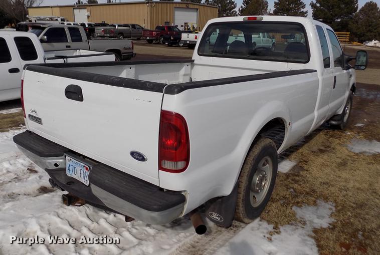 image for item FA9505 2006 Ford F250 Super Duty XL SuperCab pickup truck