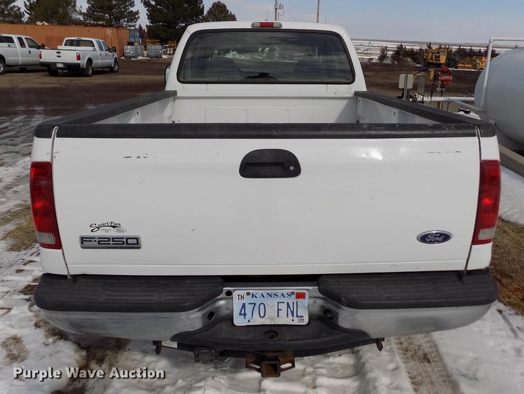 image for item FA9505 2006 Ford F250 Super Duty XL SuperCab pickup truck