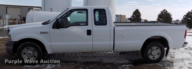 image for item FA9505 2006 Ford F250 Super Duty XL SuperCab pickup truck