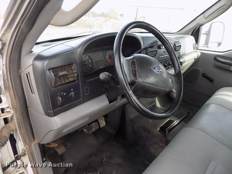 image for item FA9505 2006 Ford F250 Super Duty XL SuperCab pickup truck