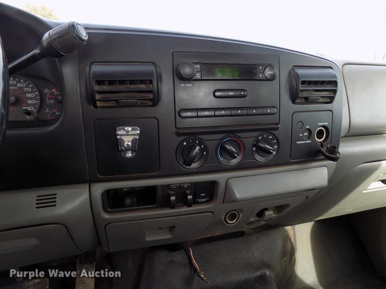 image for item FA9505 2006 Ford F250 Super Duty XL SuperCab pickup truck