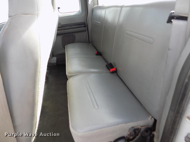 image for item FA9505 2006 Ford F250 Super Duty XL SuperCab pickup truck