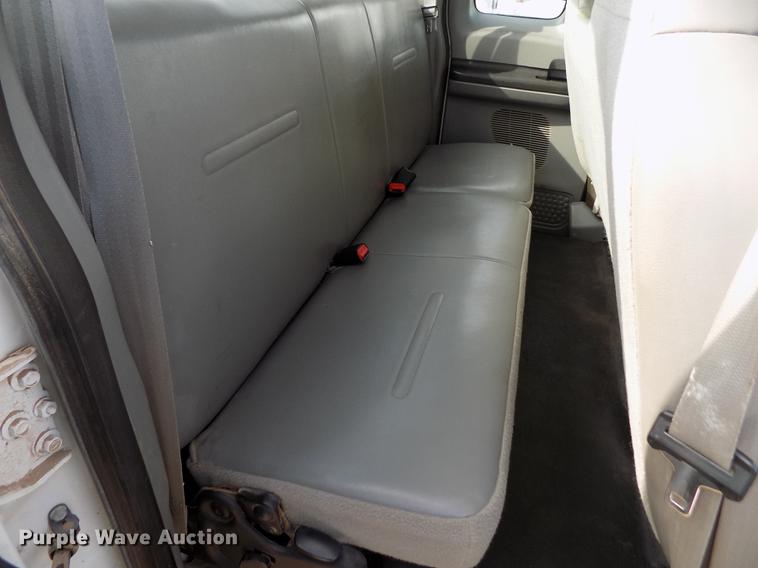 image for item FA9505 2006 Ford F250 Super Duty XL SuperCab pickup truck