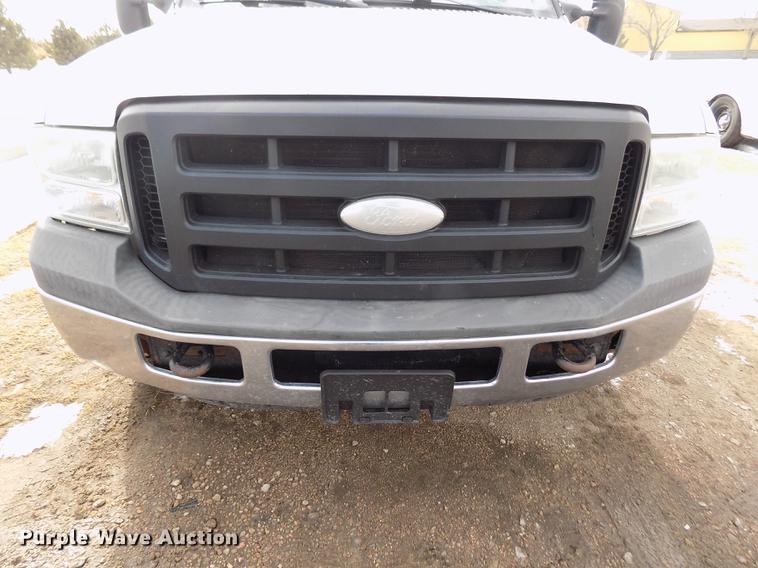 image for item FA9505 2006 Ford F250 Super Duty XL SuperCab pickup truck