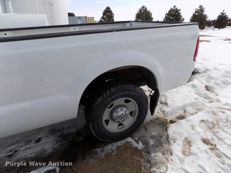 image for item FA9505 2006 Ford F250 Super Duty XL SuperCab pickup truck