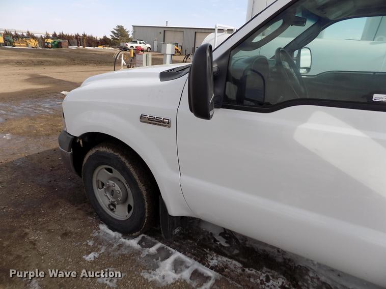 image for item FA9505 2006 Ford F250 Super Duty XL SuperCab pickup truck