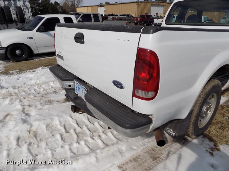 image for item FA9505 2006 Ford F250 Super Duty XL SuperCab pickup truck