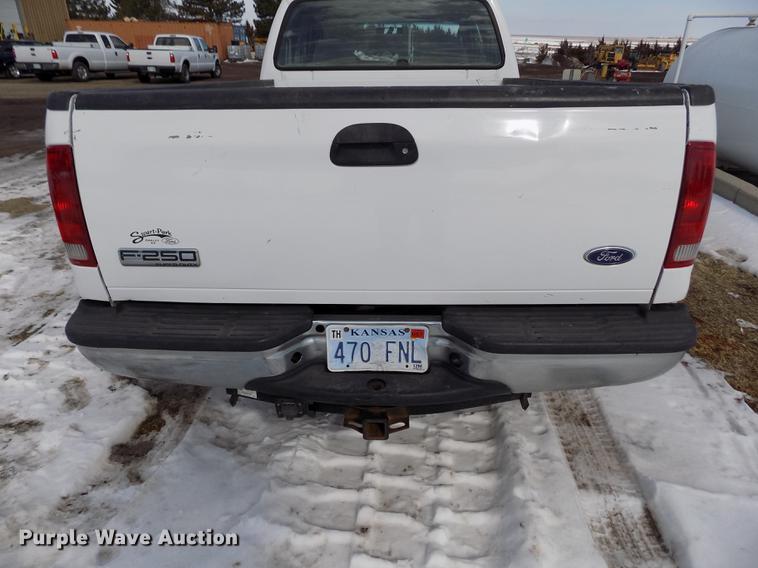 image for item FA9505 2006 Ford F250 Super Duty XL SuperCab pickup truck