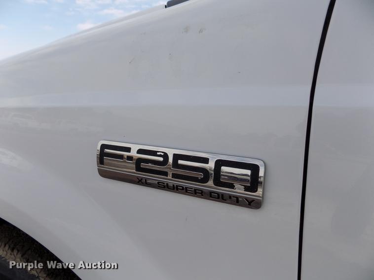 image for item FA9505 2006 Ford F250 Super Duty XL SuperCab pickup truck