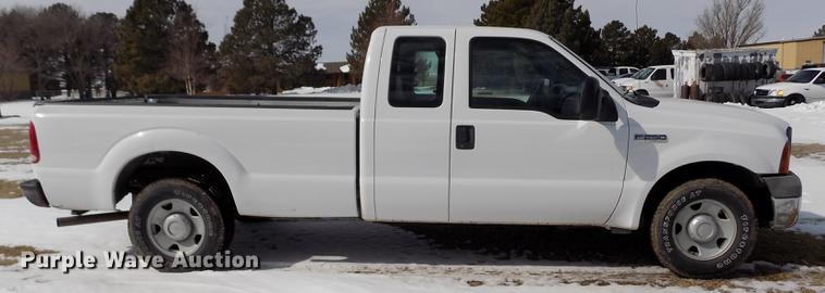 image for item FA9506 2007 Ford F250 Super Duty XL SuperCab pickup truck