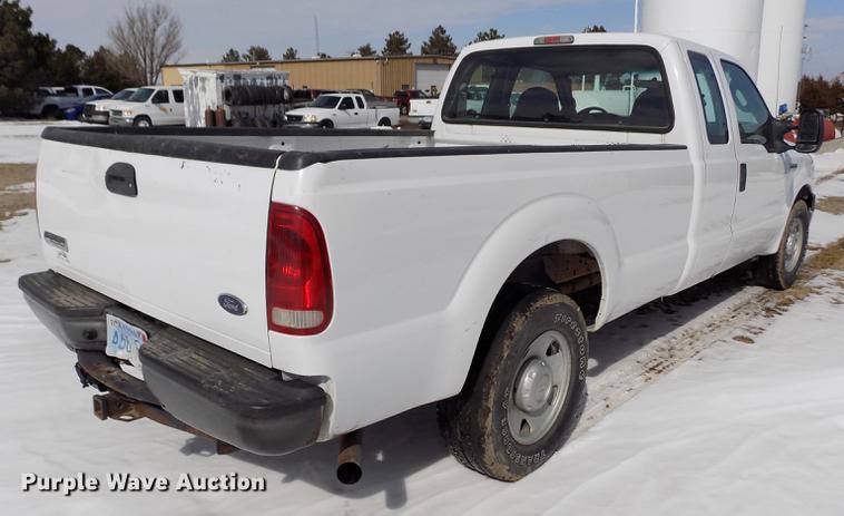 image for item FA9506 2007 Ford F250 Super Duty XL SuperCab pickup truck