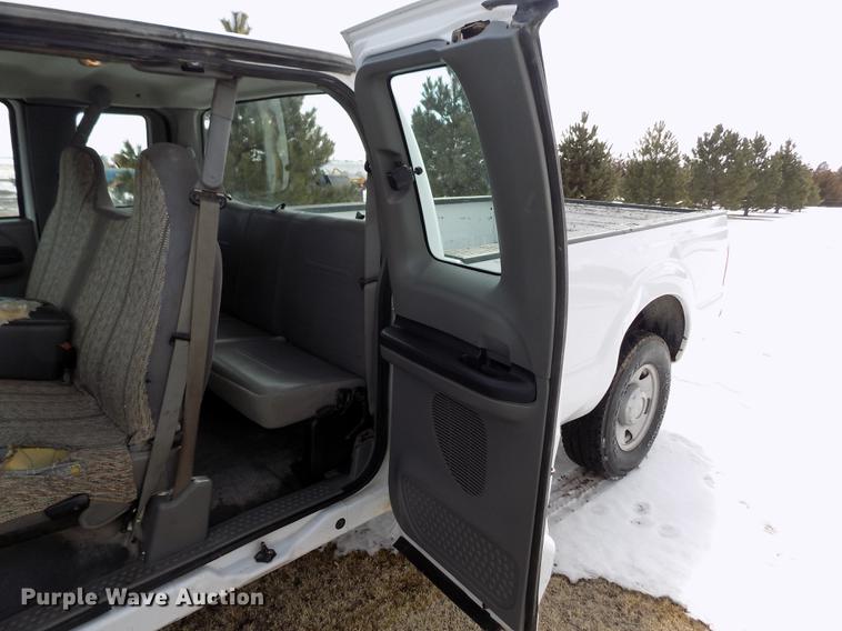 image for item FA9506 2007 Ford F250 Super Duty XL SuperCab pickup truck