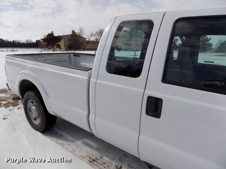 image for item FA9506 2007 Ford F250 Super Duty XL SuperCab pickup truck