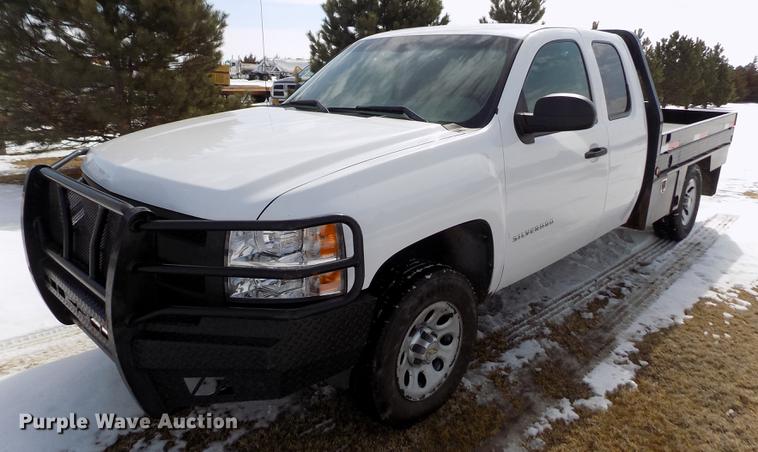 image for item FA9508 2011 Chevrolet Silverado 1500 Ext. Cab flatbed pickup truck