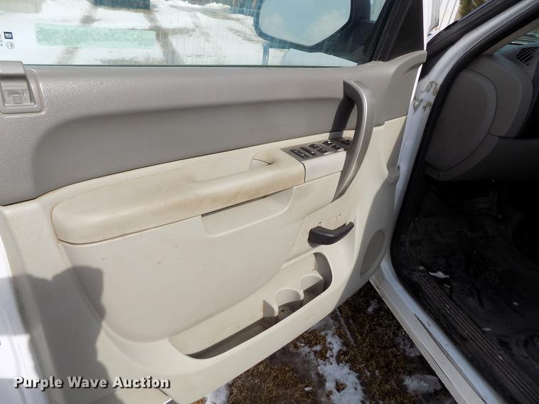 image for item FA9508 2011 Chevrolet Silverado 1500 Ext. Cab flatbed pickup truck