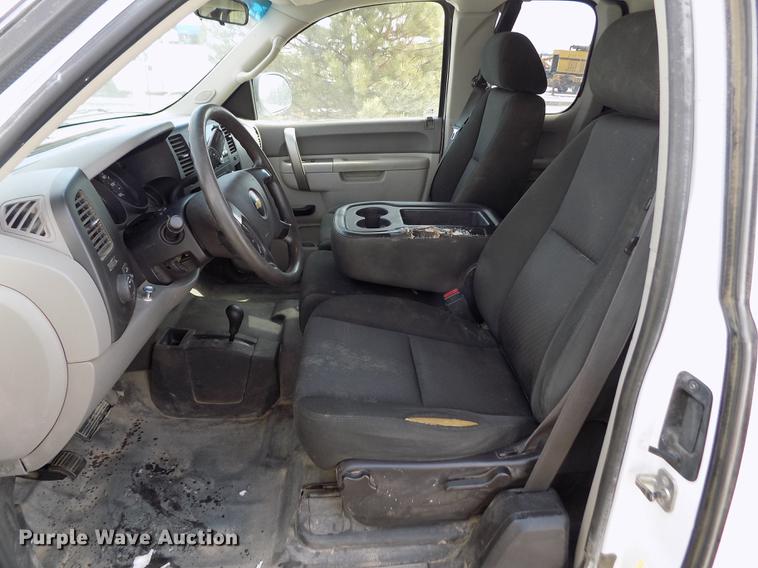 image for item FA9508 2011 Chevrolet Silverado 1500 Ext. Cab flatbed pickup truck