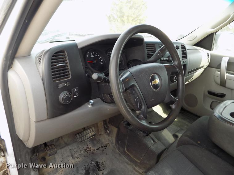 image for item FA9508 2011 Chevrolet Silverado 1500 Ext. Cab flatbed pickup truck