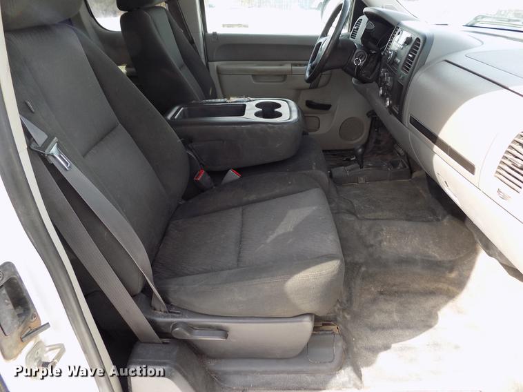 image for item FA9508 2011 Chevrolet Silverado 1500 Ext. Cab flatbed pickup truck