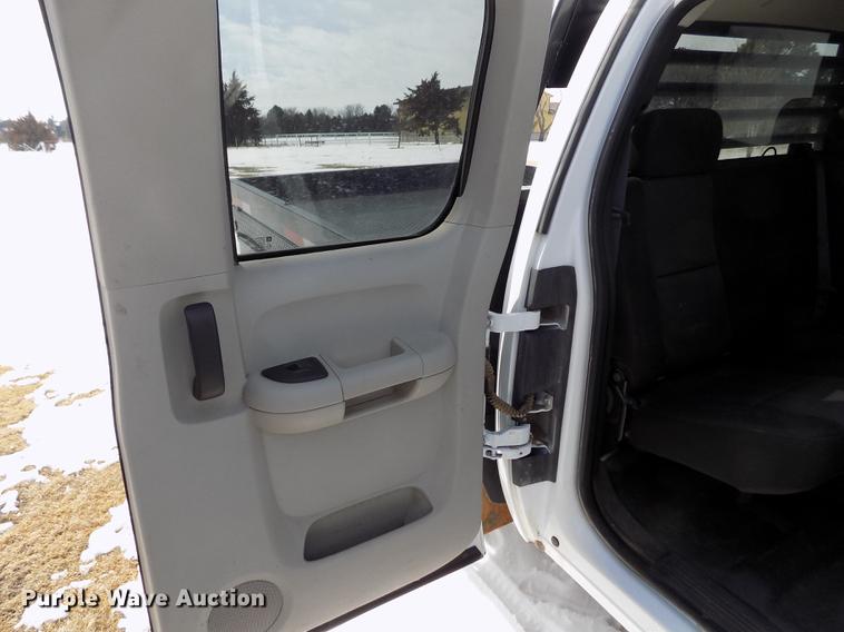 image for item FA9508 2011 Chevrolet Silverado 1500 Ext. Cab flatbed pickup truck