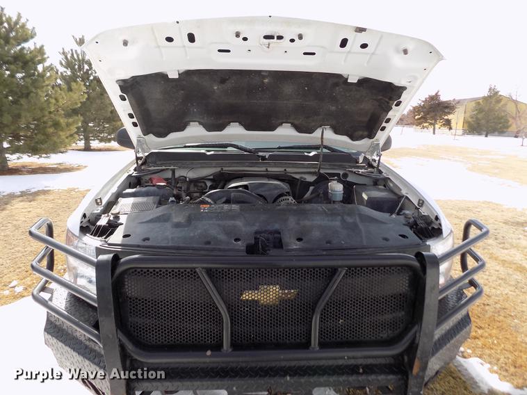 image for item FA9508 2011 Chevrolet Silverado 1500 Ext. Cab flatbed pickup truck