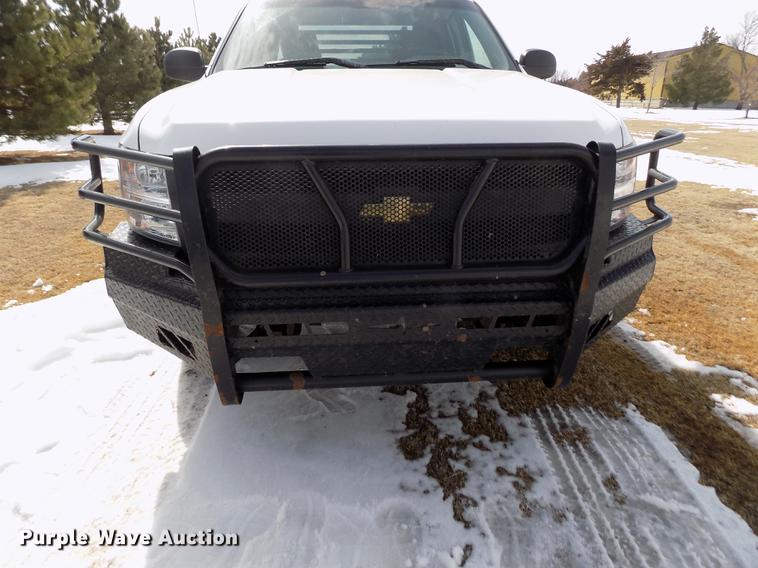 image for item FA9508 2011 Chevrolet Silverado 1500 Ext. Cab flatbed pickup truck