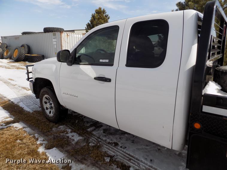 image for item FA9508 2011 Chevrolet Silverado 1500 Ext. Cab flatbed pickup truck