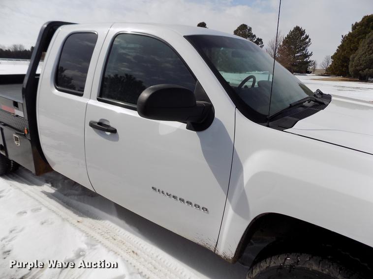 image for item FA9508 2011 Chevrolet Silverado 1500 Ext. Cab flatbed pickup truck