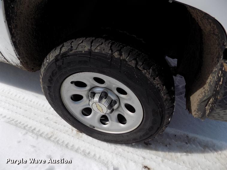 image for item FA9508 2011 Chevrolet Silverado 1500 Ext. Cab flatbed pickup truck