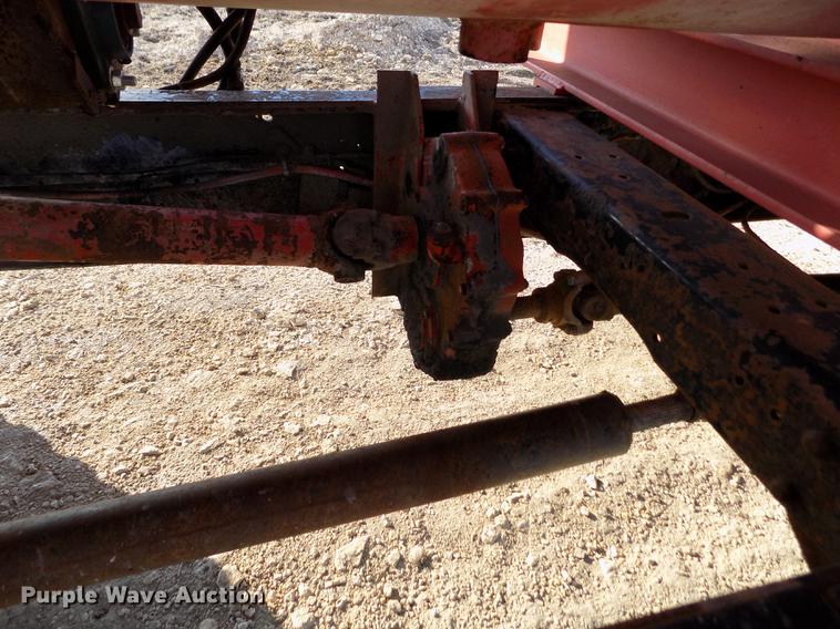 image for item FA9511 1976 International Loadstar 1600 feed mixer truck