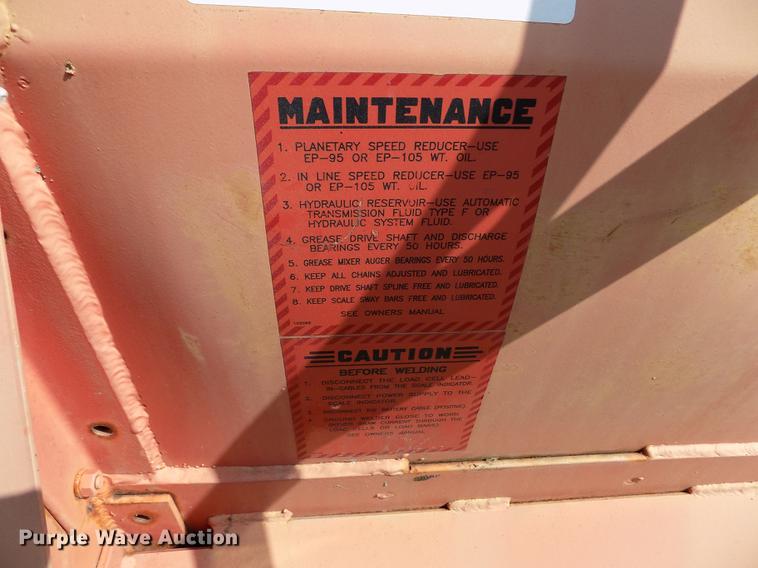 image for item FA9511 1976 International Loadstar 1600 feed mixer truck