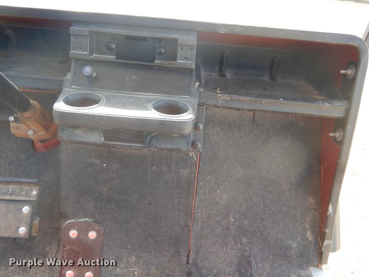 image for item FA9513 1988 EZ GO golf cart