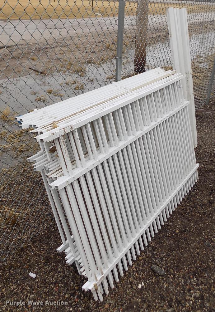 image for item FA9521 Aluminum fencing