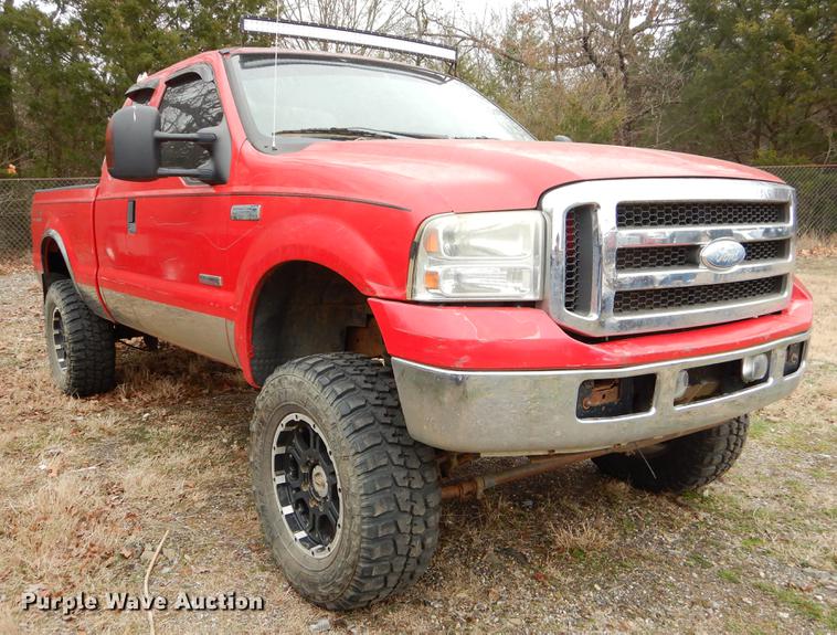 image for item FQ9511 2005 Ford F250 Super Duty SuperCab pickup truck