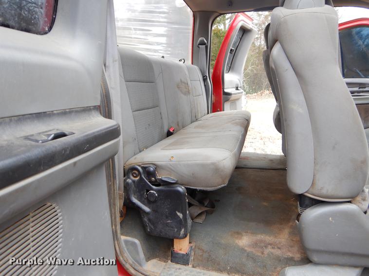 image for item FQ9511 2005 Ford F250 Super Duty SuperCab pickup truck