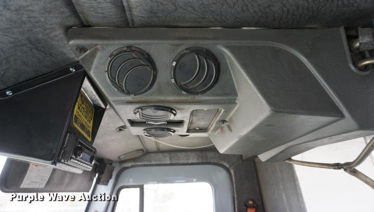 image for item G1638 2010 Mack LE600 refuse truck