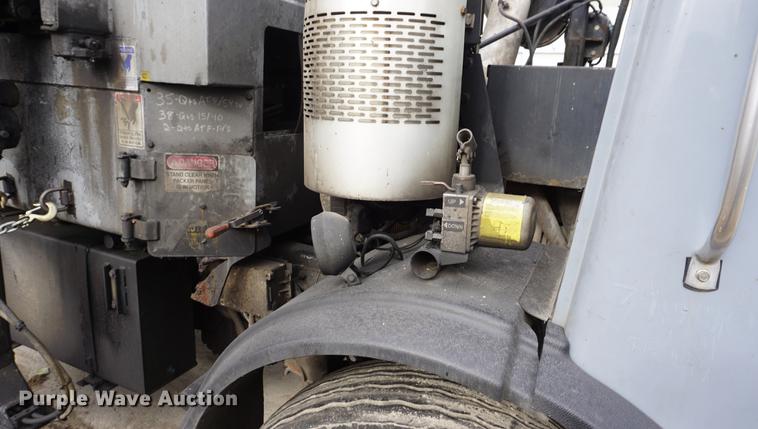 image for item G1638 2010 Mack LE600 refuse truck