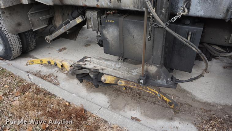 image for item G1638 2010 Mack LE600 refuse truck