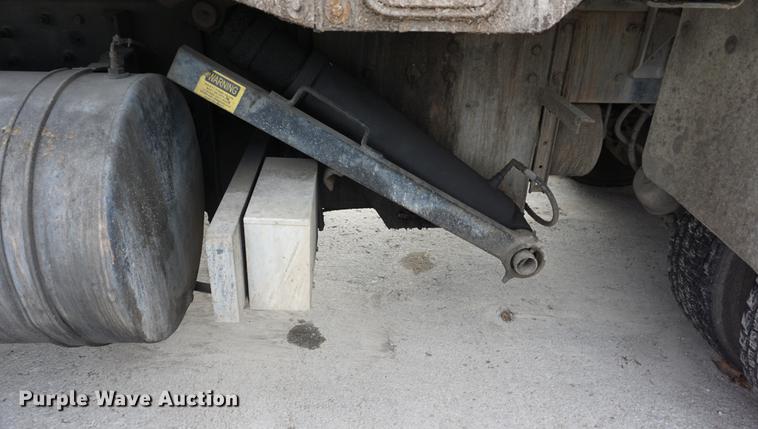 image for item G1638 2010 Mack LE600 refuse truck