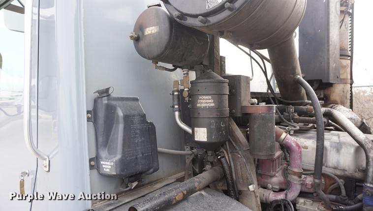 image for item G1638 2010 Mack LE600 refuse truck