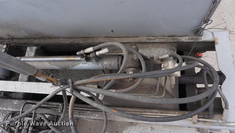 image for item G1638 2010 Mack LE600 refuse truck