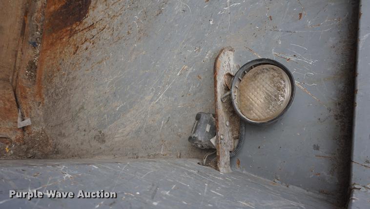 image for item G1638 2010 Mack LE600 refuse truck