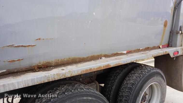 image for item G1638 2010 Mack LE600 refuse truck