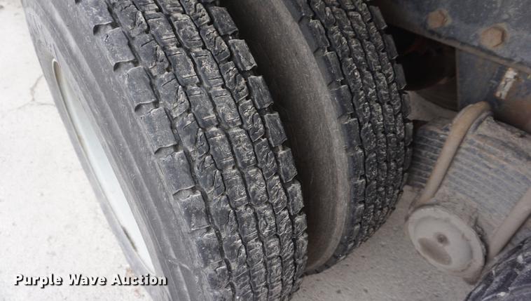 image for item G1638 2010 Mack LE600 refuse truck