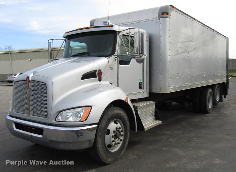 image for item G1639 2013 Kenworth T370 box truck